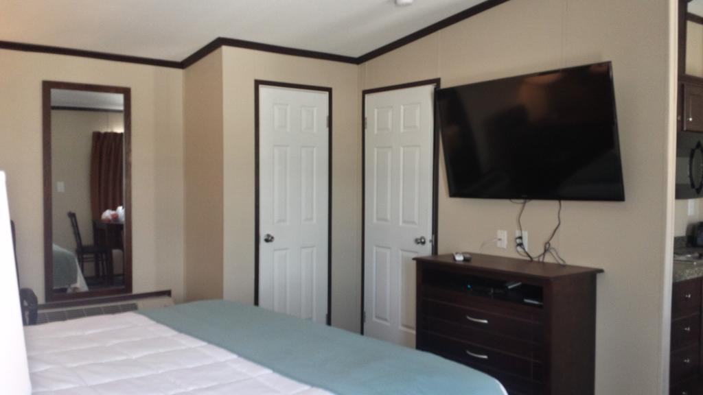Instalodge Hotel And Suites Karnes City Екстериор снимка